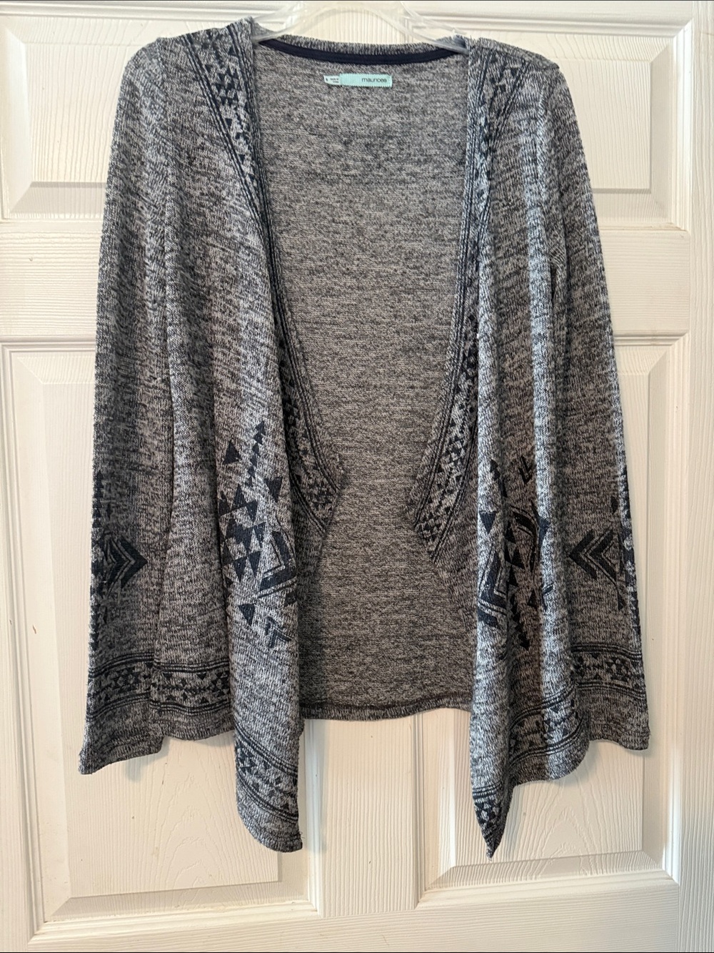 Open-Front Gray Aztec Pattern Knit Cardigan Sweater